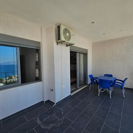 Ama Apartment